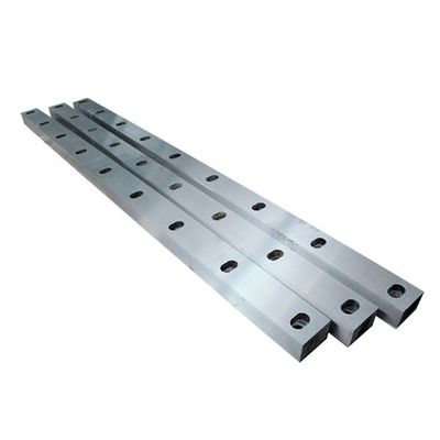 Gli ss arrotolano la lama di coltello della ghigliottina per il taglio alle linee 1850x90x25 di lunghezza